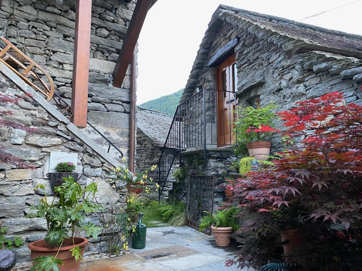 Hotel Rustici Maggia Aurigeno Esterno foto