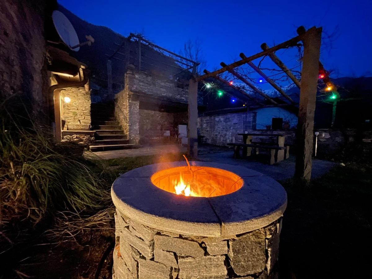 Hotel Rustici Maggia Aurigeno Esterno foto