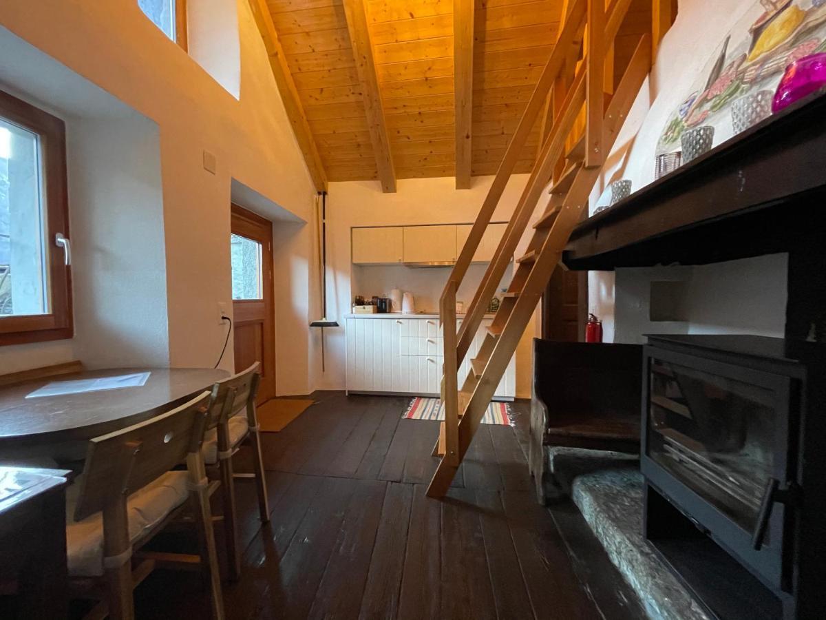 Hotel Rustici Maggia Aurigeno Esterno foto
