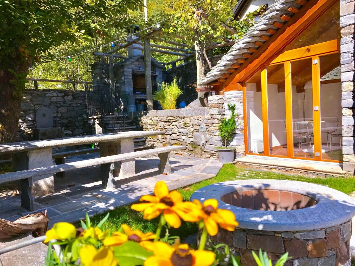 Hotel Rustici Maggia Aurigeno Esterno foto