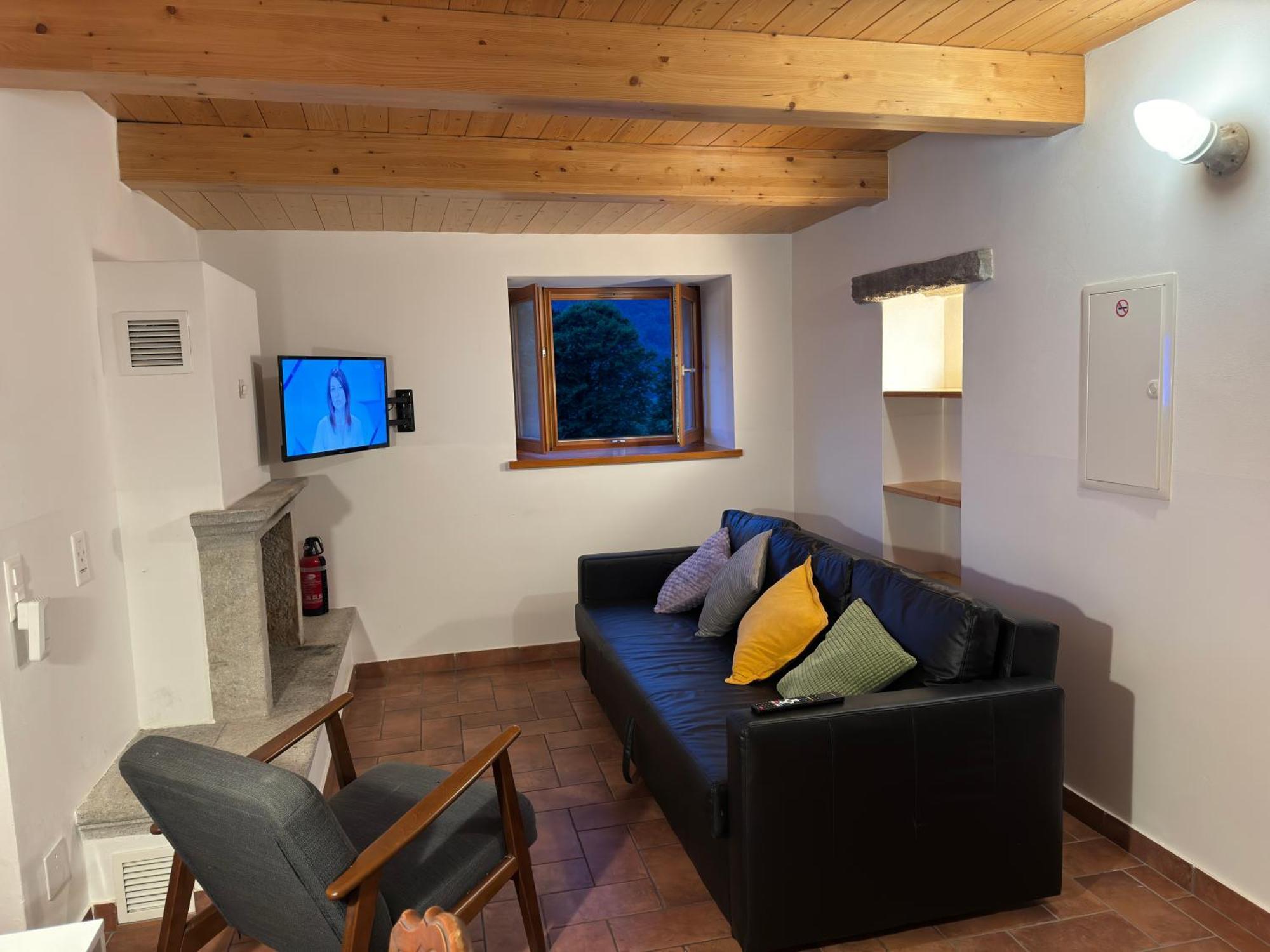 Hotel Rustici Maggia Aurigeno Esterno foto