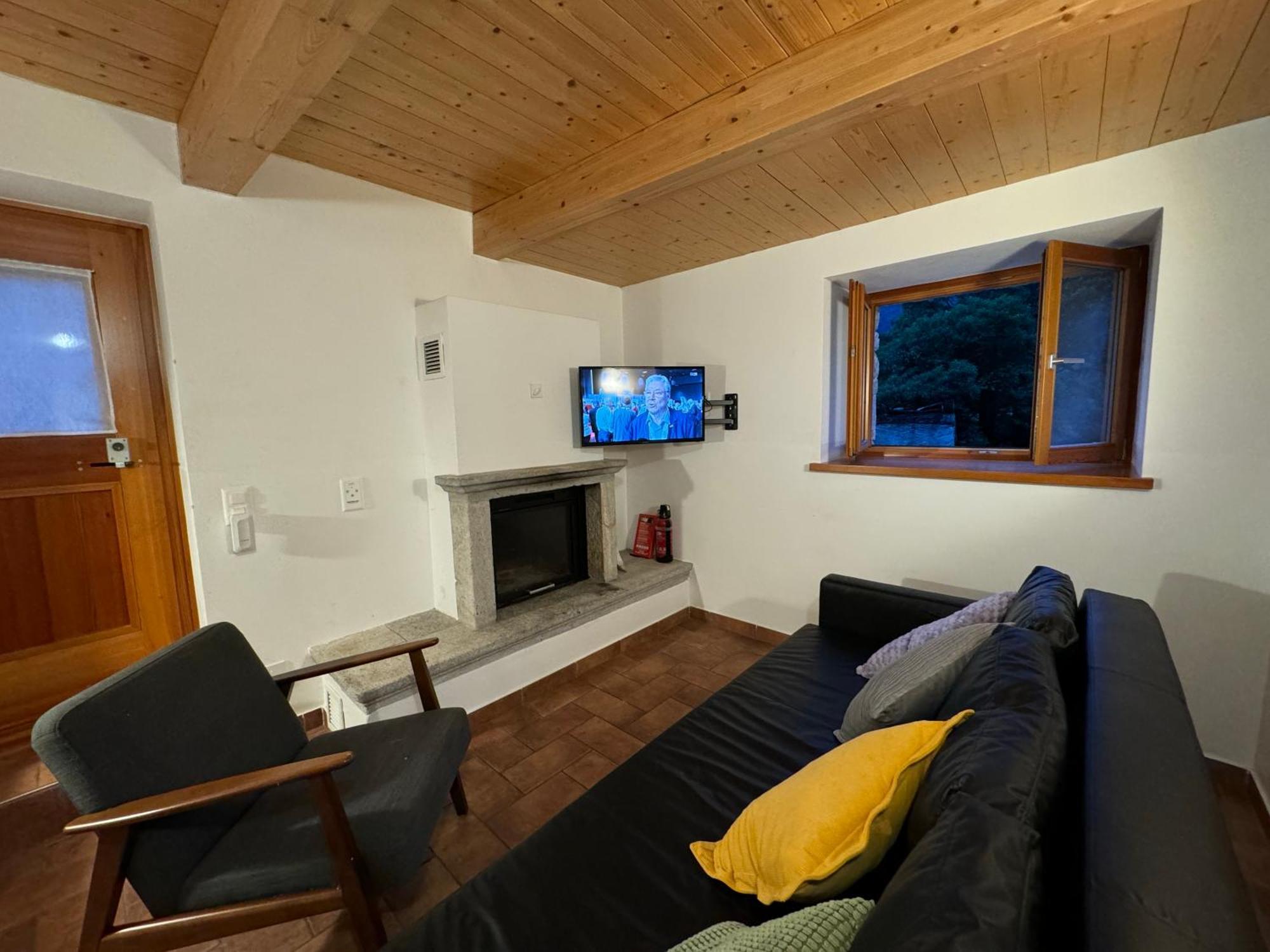 Hotel Rustici Maggia Aurigeno Esterno foto